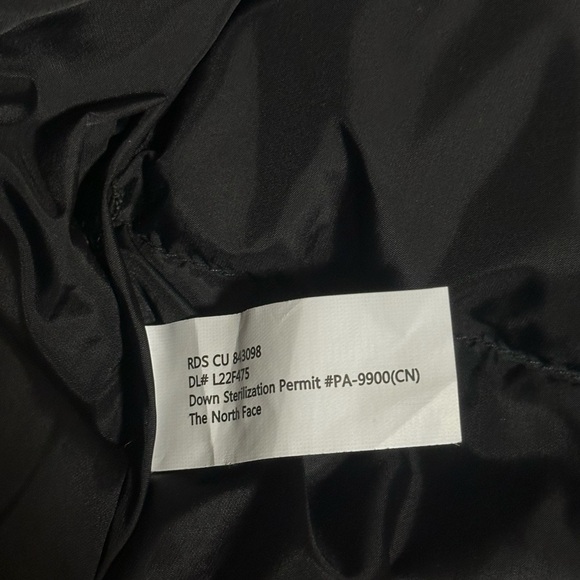 The North Face Men's Charcoal Puffer Jacket - Picture 11 of 12